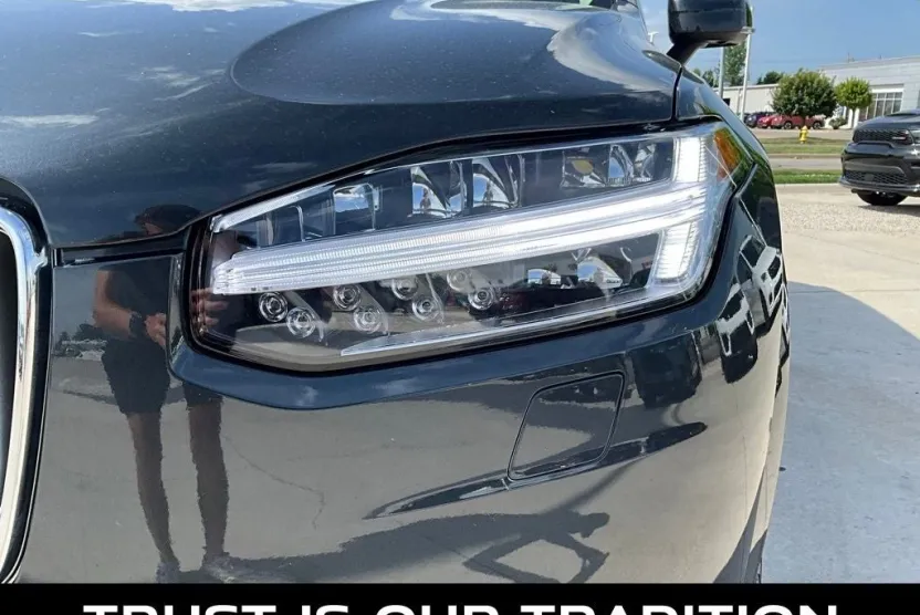2022 Volvo XC90 T6 Inscription photo 1