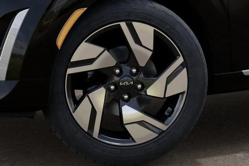 2025 Kia Soul GT-Line photo 1