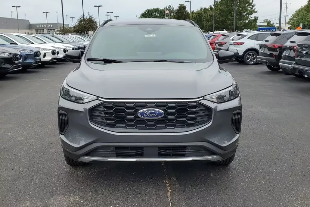 2025 Ford Escape ST-Line photo 1