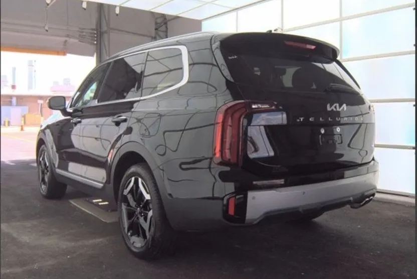 2023 Kia Telluride S photo 1
