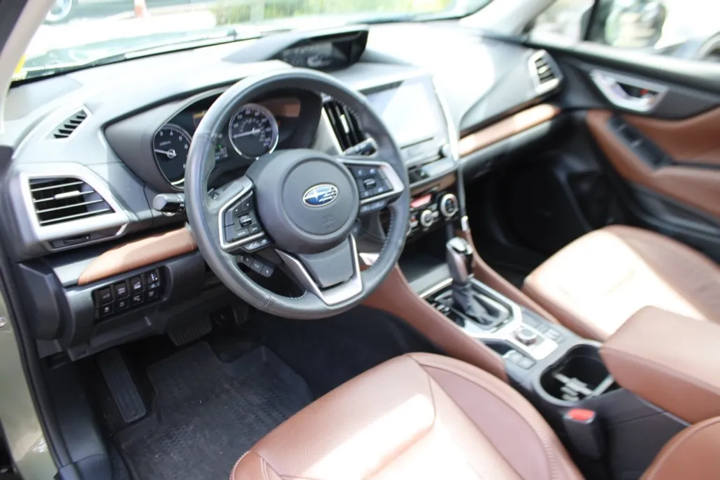 2021 Subaru Forester Touring photo 1