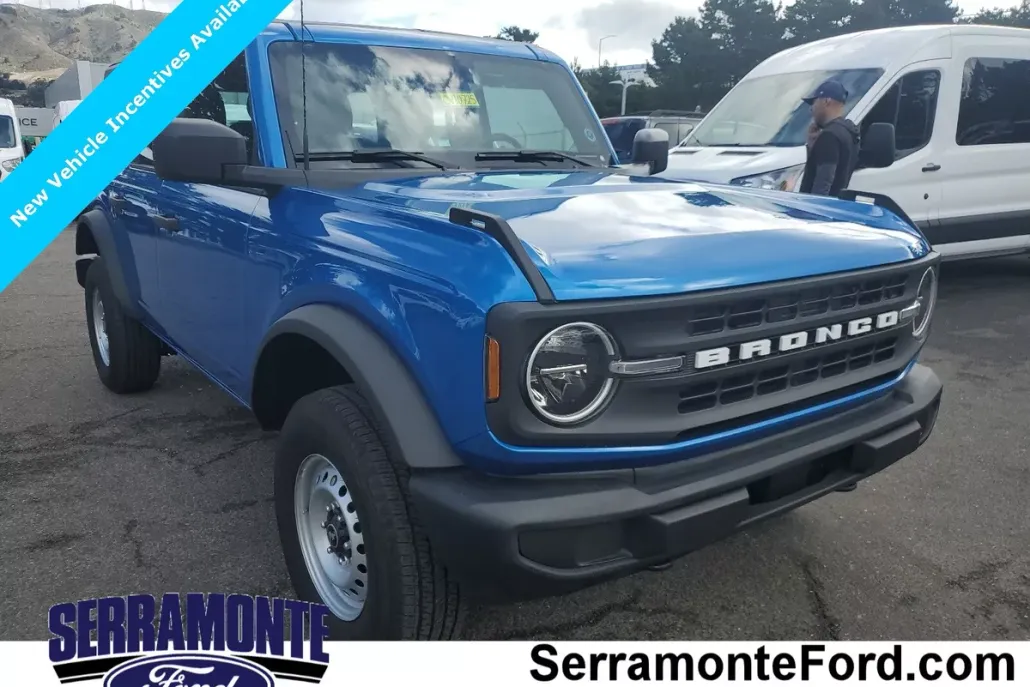 2025 Ford Bronco Base photo 1