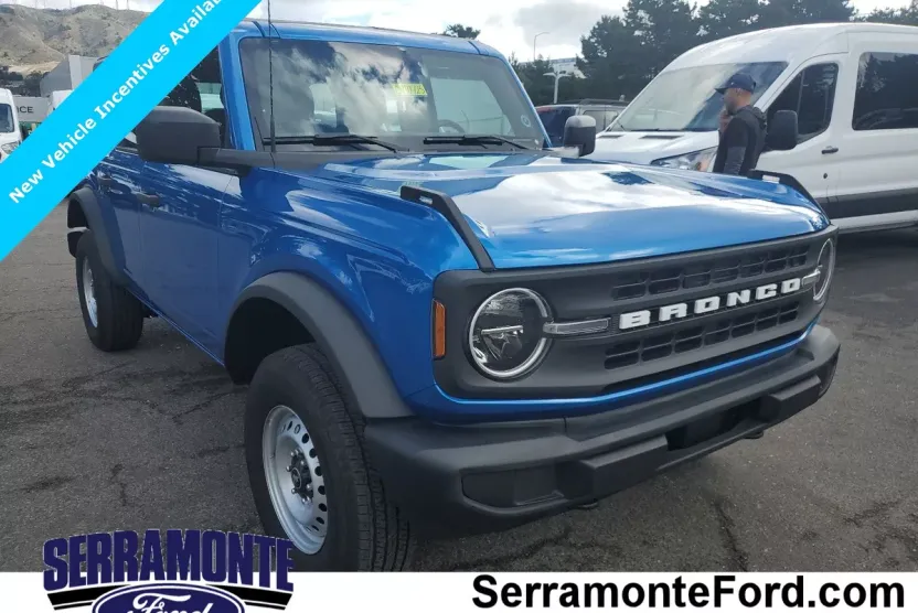 2025 Ford Bronco Base photo 1