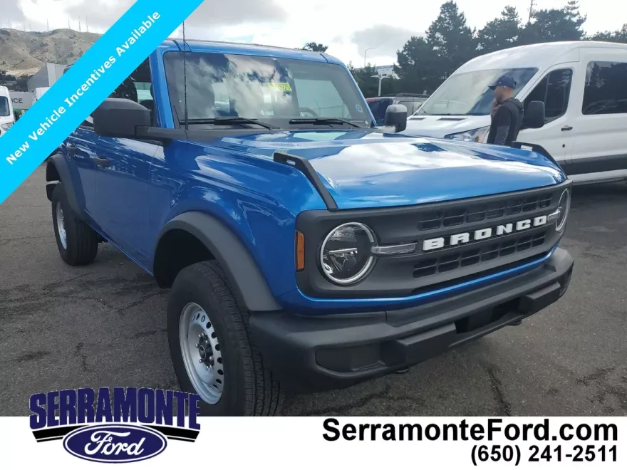 2025 Ford Bronco Base photo 1