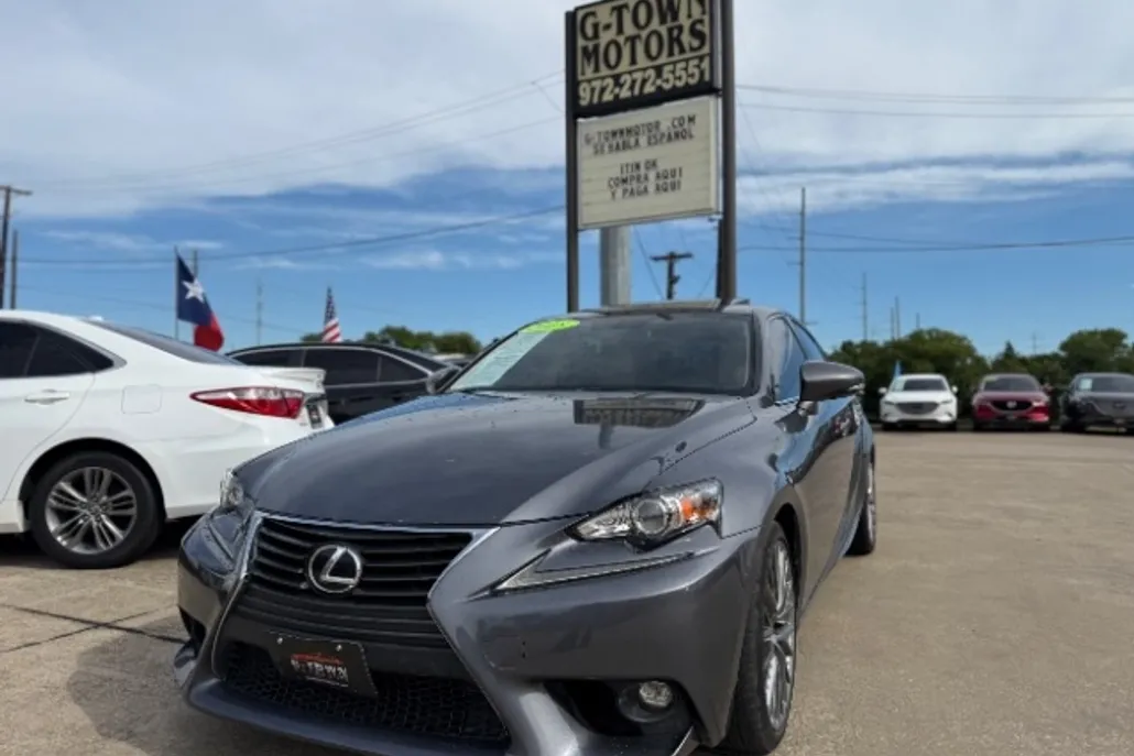 2015 Lexus IS 250 photo 1