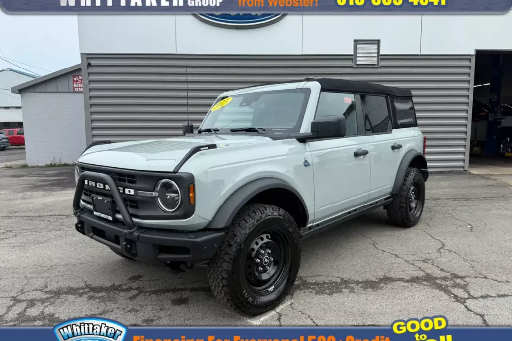 2023 Ford Bronco Black Diamond photo 1