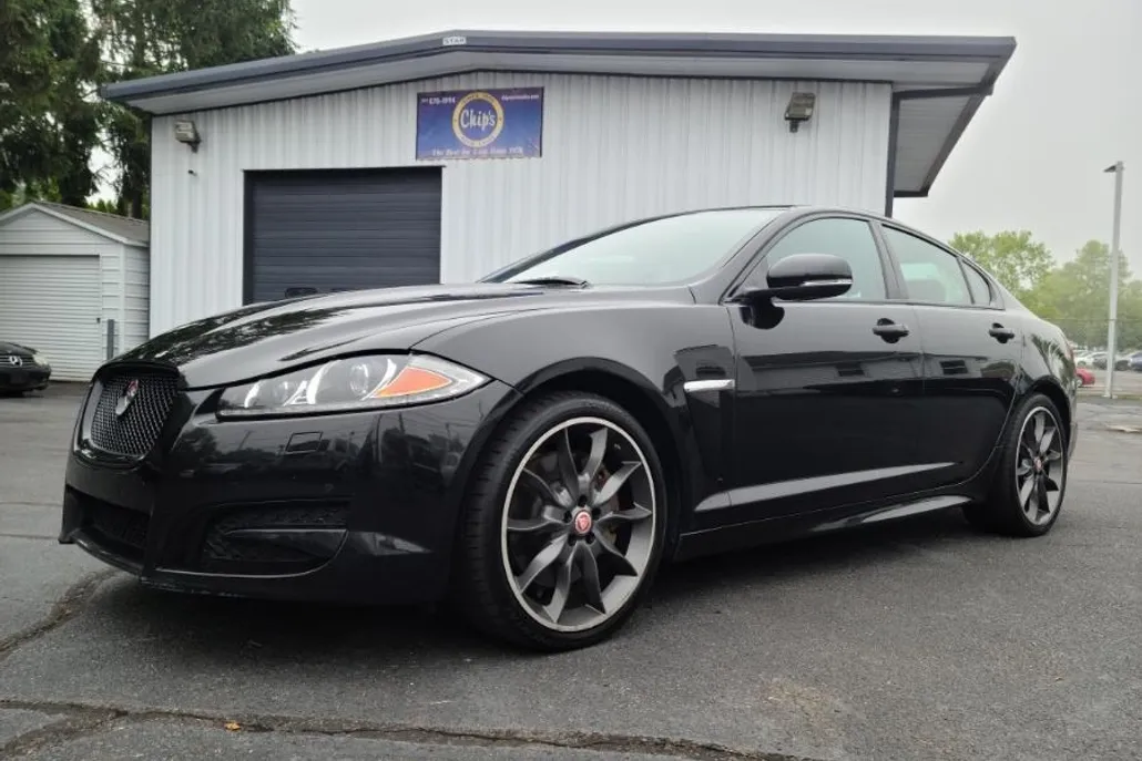 2015 Jaguar XF AWD photo 1
