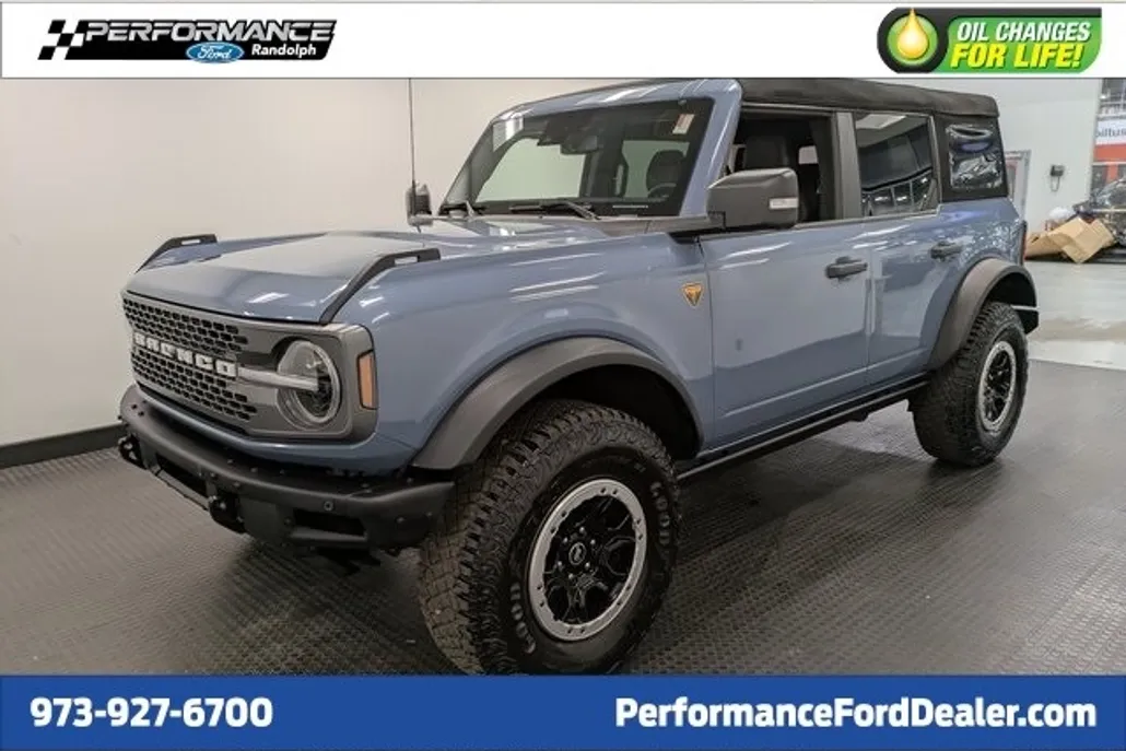 2024 Ford Bronco Badlands photo 1