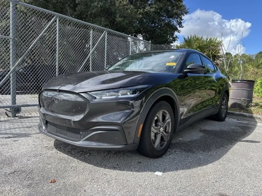 2022 Ford Mustang Mach-E Select photo 1