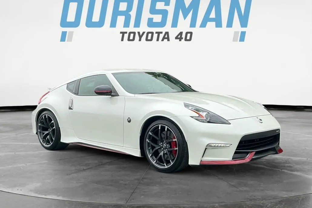 2020 Nissan 370Z Nismo photo 1