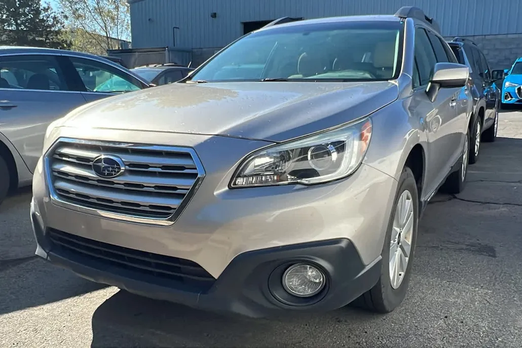 2017 Subaru Outback 2.5i Premium photo 1