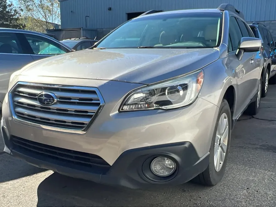 2017 Subaru Outback 2.5i Premium photo 1