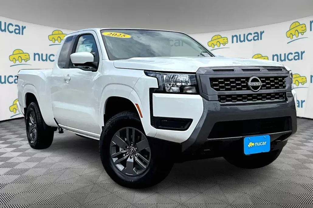 2025 Nissan Frontier SV photo 1