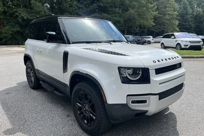 2023 Land Rover Defender S photo 1