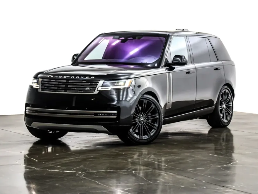 2023 Land Rover Range Rover SE photo 1