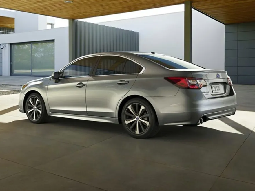 2017 Subaru Legacy 2.5i Premium photo 1