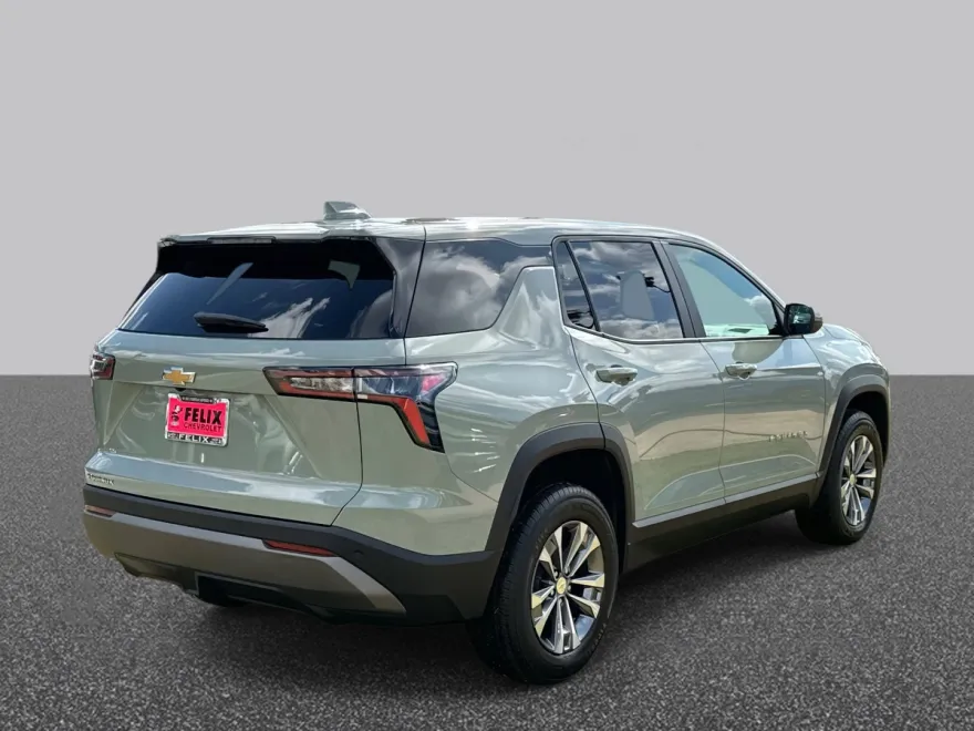2025 Chevrolet Equinox LT photo 1
