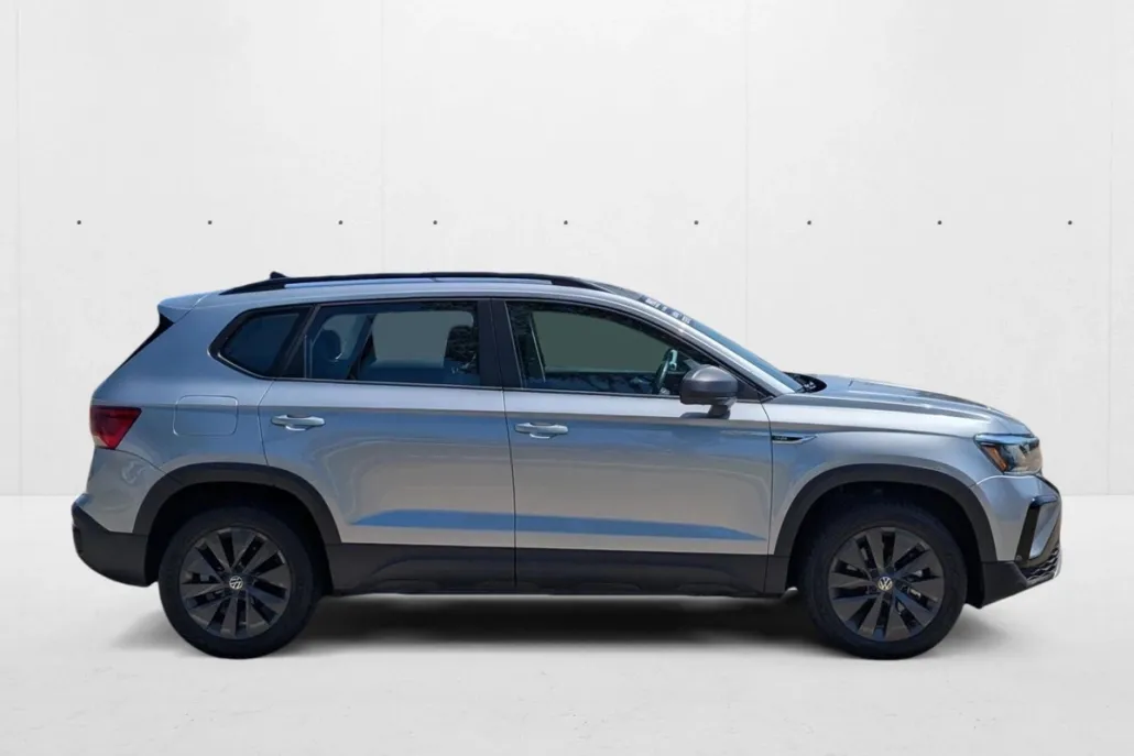 2024 Volkswagen Taos S photo 1
