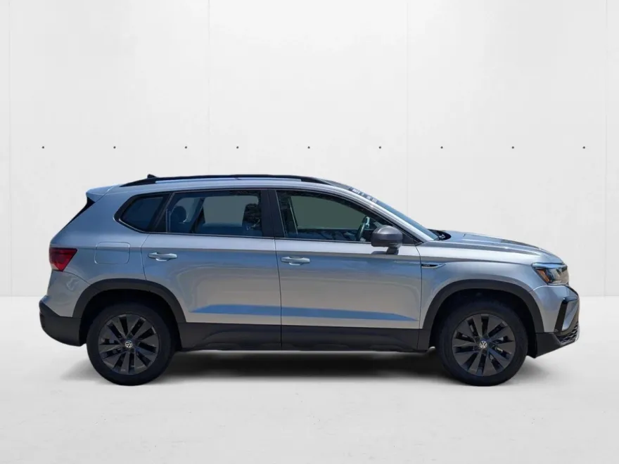 2024 Volkswagen Taos S photo 1