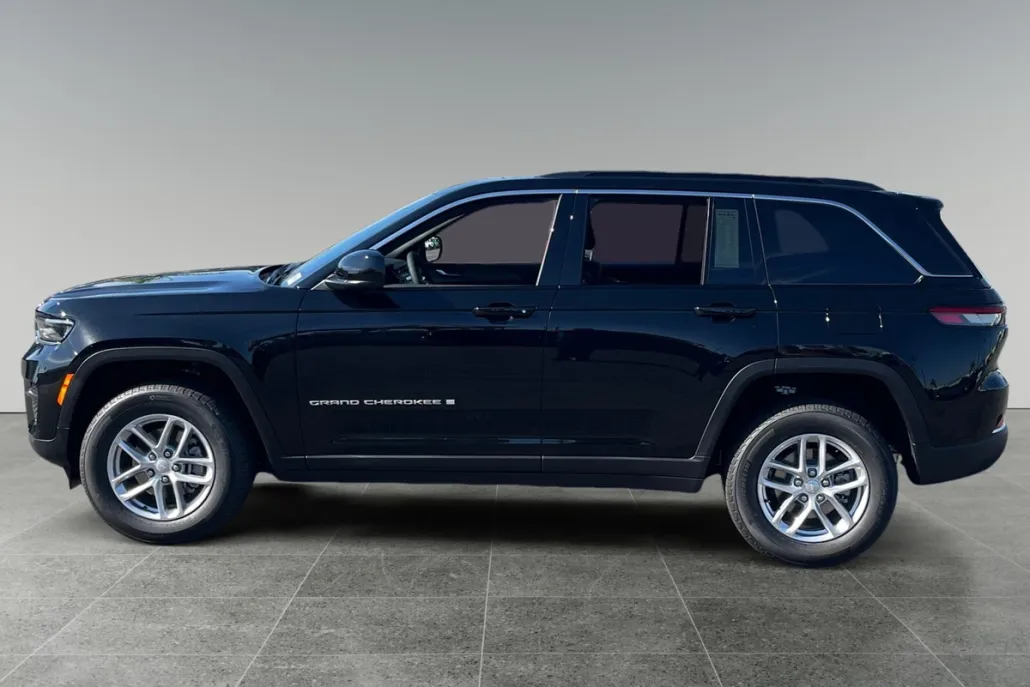 2025 Jeep Grand Cherokee Laredo X photo 1