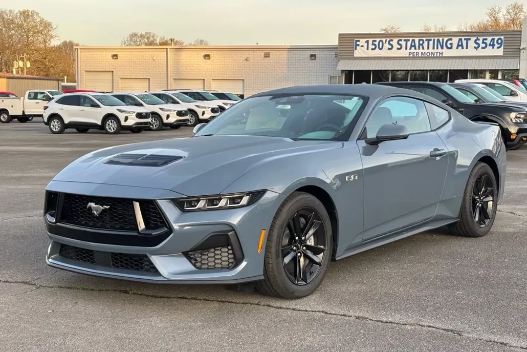 2025 Ford Mustang GT photo 1