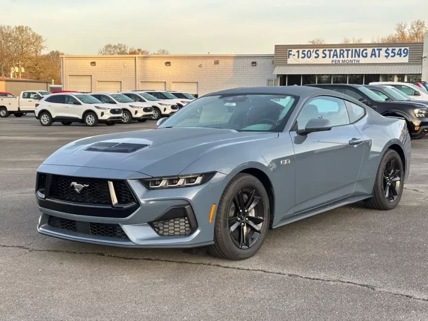 2025 Ford Mustang GT photo 1