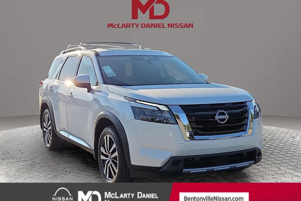 2025 Nissan Pathfinder Platinum photo 1