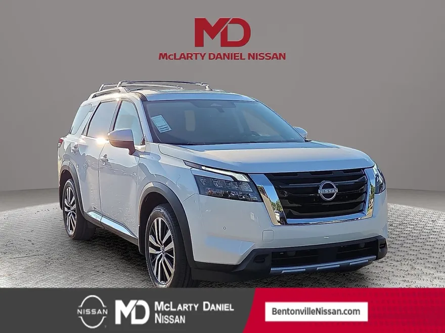 2025 Nissan Pathfinder Platinum photo 1