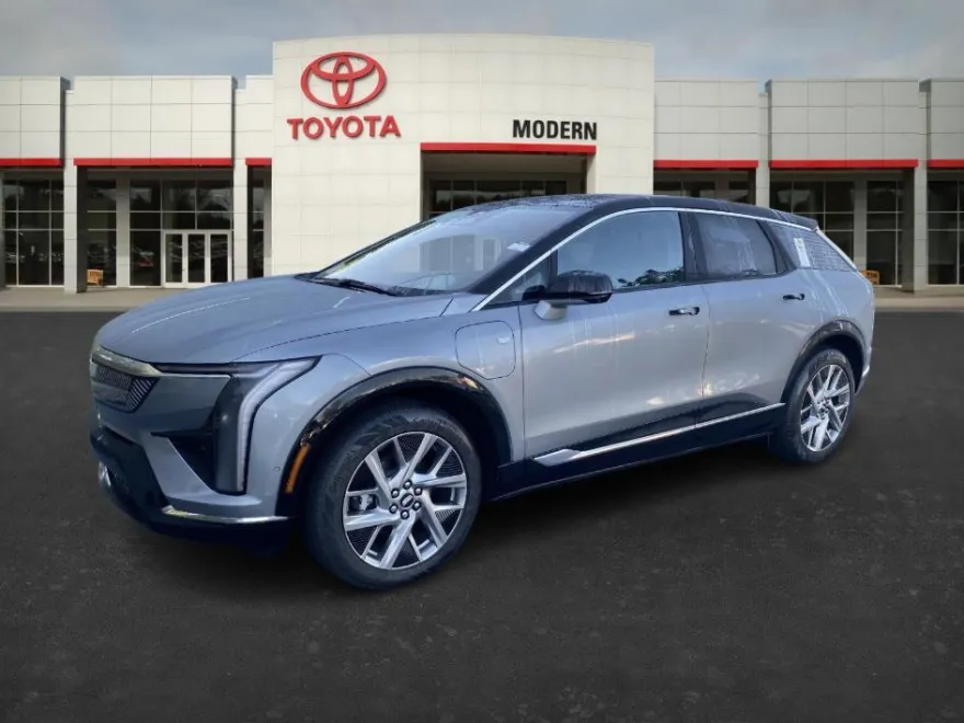 2025 Cadillac Optiq Luxury photo 1