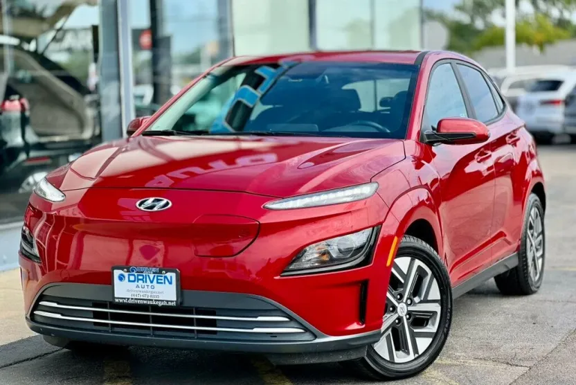 2022 Hyundai Kona SEL photo 1