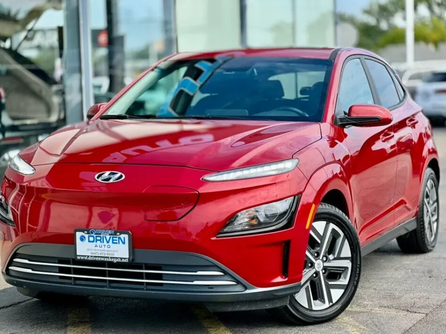 2022 Hyundai Kona SEL photo 1