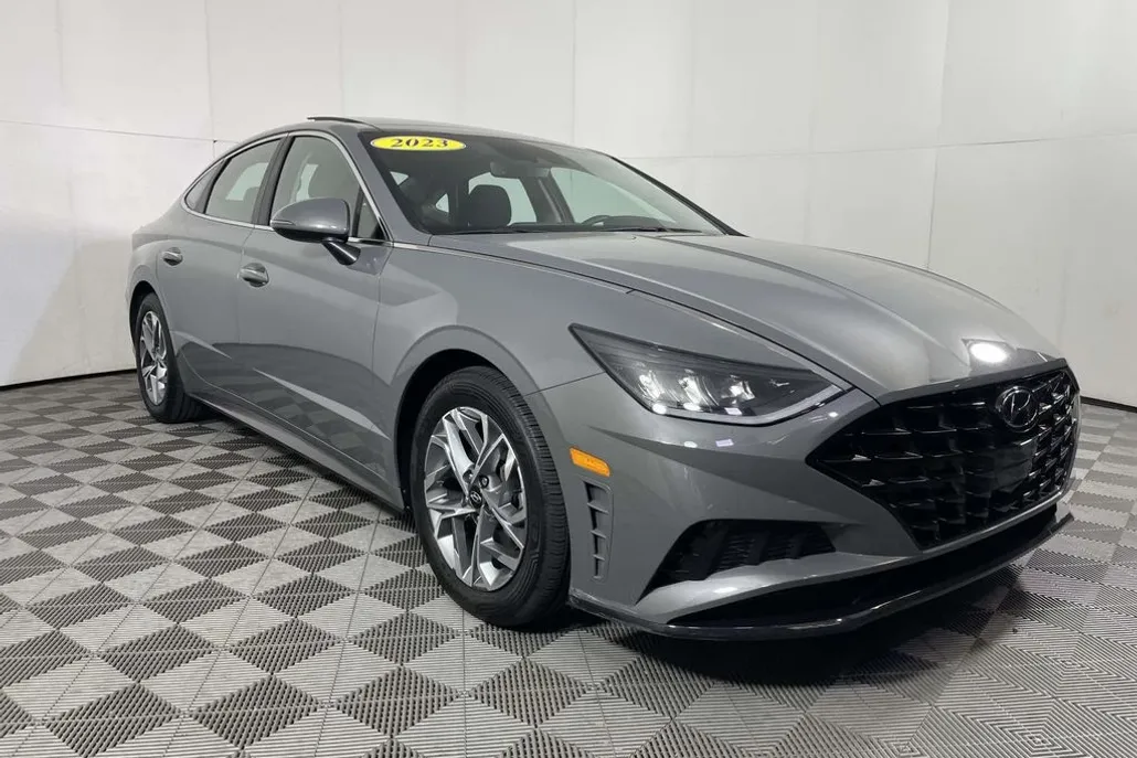 2023 Hyundai Sonata SEL photo 1