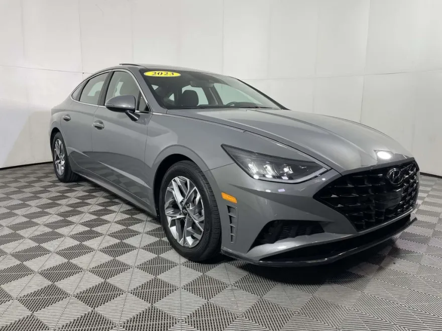 2023 Hyundai Sonata SEL photo 1