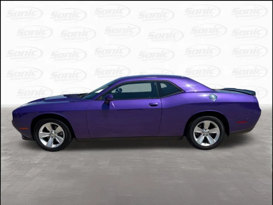 2023 Dodge Challenger SXT photo 1