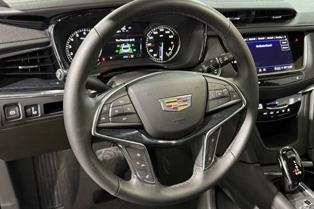2025 Cadillac XT5 Premium Luxury photo 1