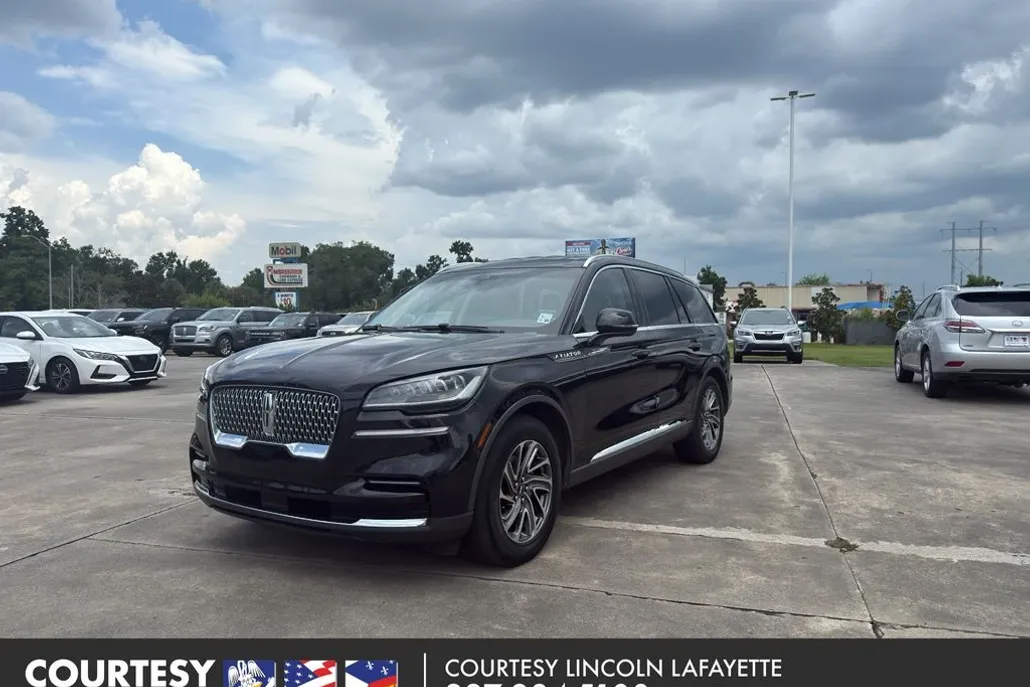 2021 Lincoln Aviator Standard photo 1