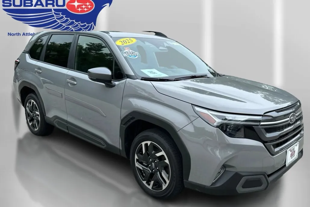 2025 Subaru Forester Limited Base photo 1