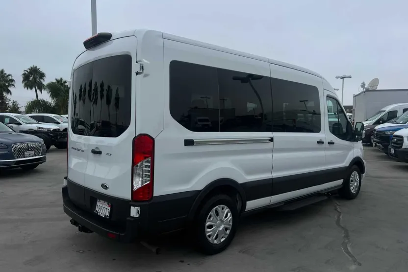 2023 Ford Transit Passenger XLT photo 1
