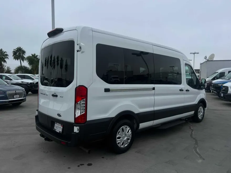 2023 Ford Transit Passenger XLT photo 1