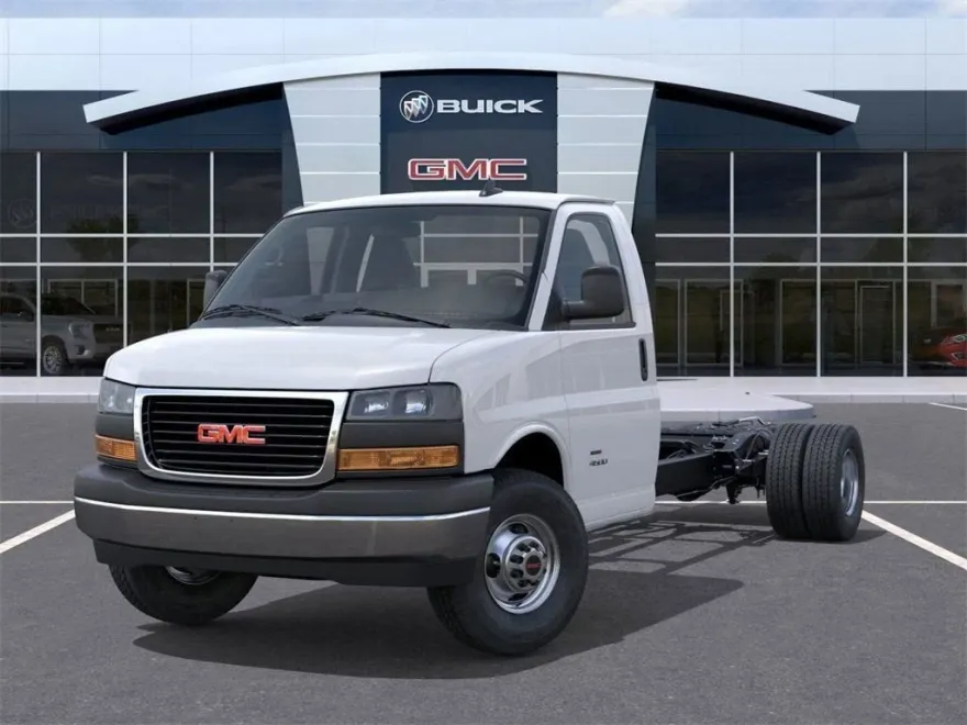 2025 Gmc Savana Cutaway 3500 photo 1