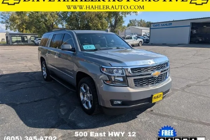 2017 Chevrolet Suburban LT 1500 photo 1