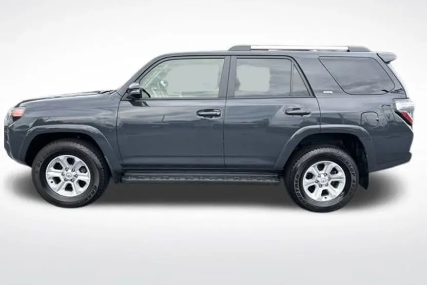 2024 Toyota 4Runner SR5 Premium photo 1