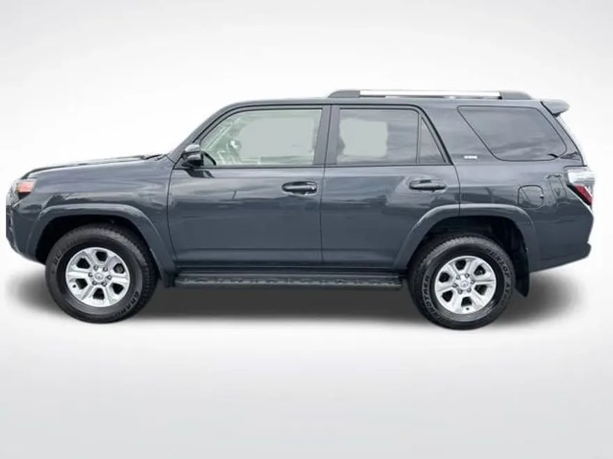 2024 Toyota 4Runner SR5 Premium photo 1