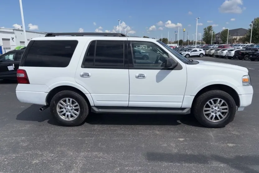 2014 Ford Expedition XLT photo 1