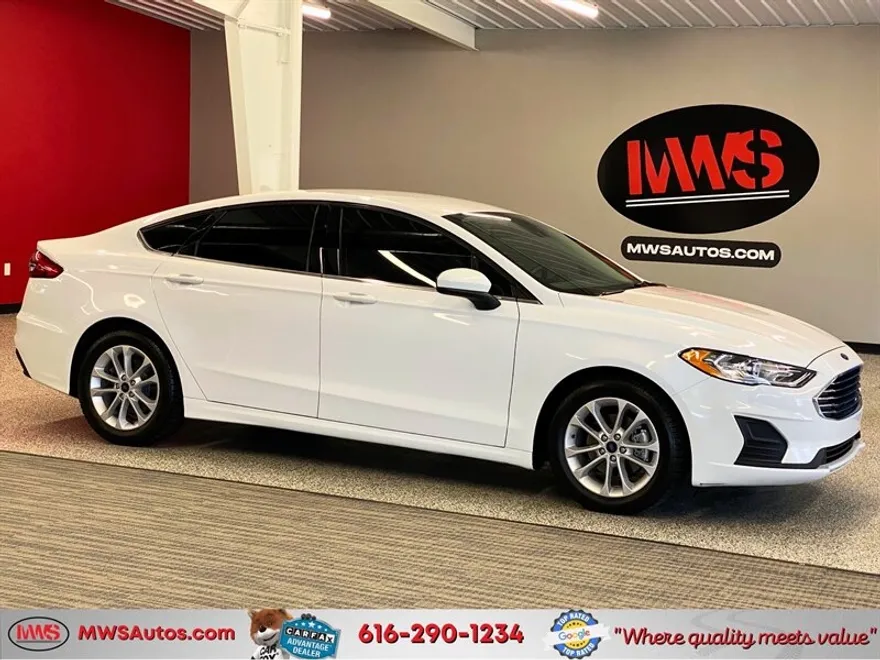 2020 Ford Fusion SE photo 1