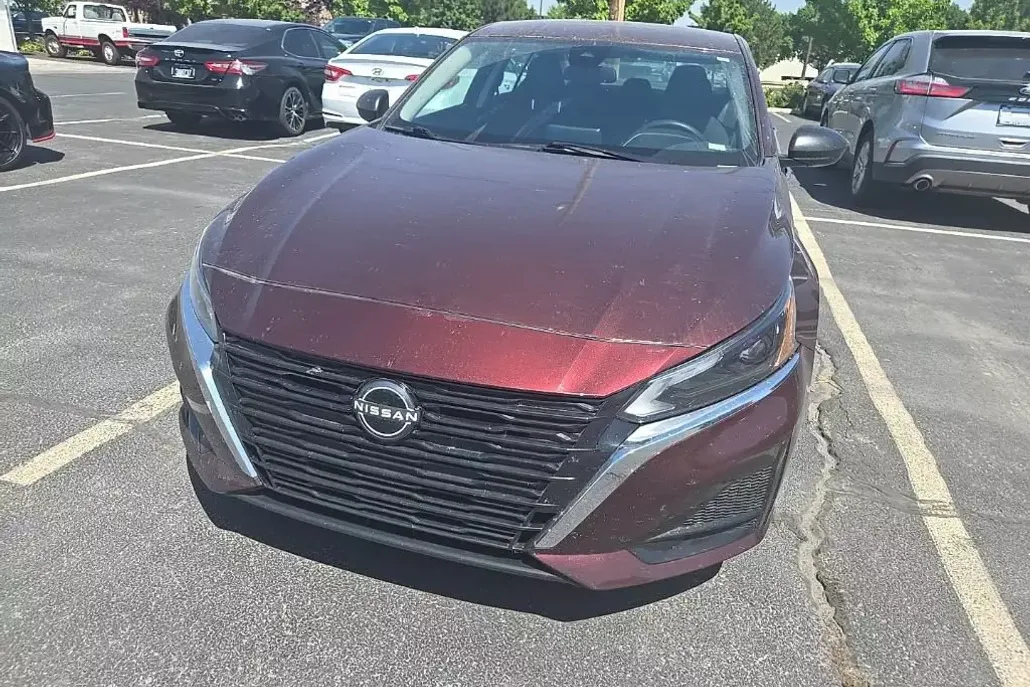 2024 Nissan Altima 2.5 SV photo 1