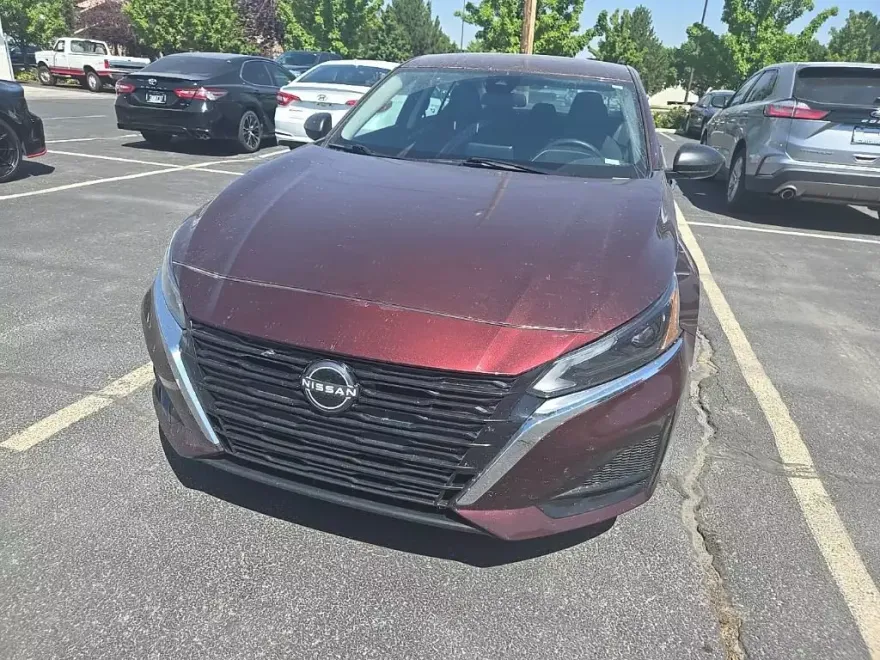 2024 Nissan Altima 2.5 SV photo 1