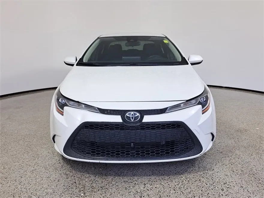 2020 Toyota Corolla LE photo 1
