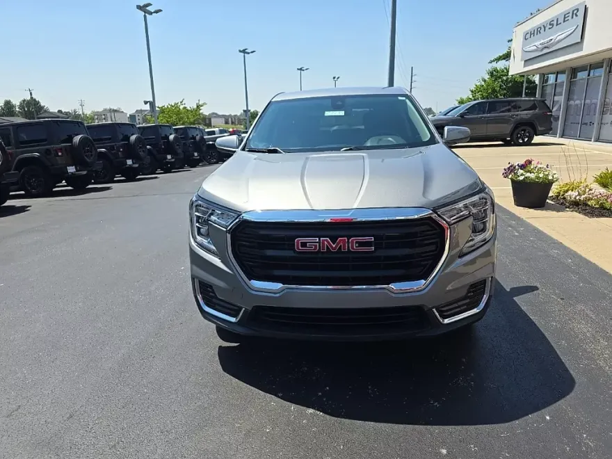 2024 Gmc Terrain SLE photo 1