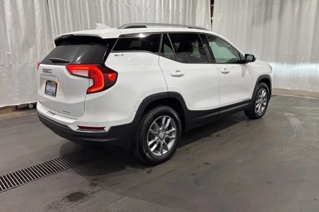 2023 Gmc Terrain SLT photo 1